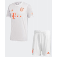 Бавария Мюнхен детская гостевая форма сезон 2020-2021 Левандовски 9 (футболка + шорты + гетры)